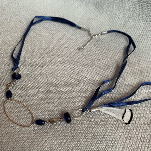 Handmade - Short necklace - ruban feather & beads blue white - Picture 6 of 9